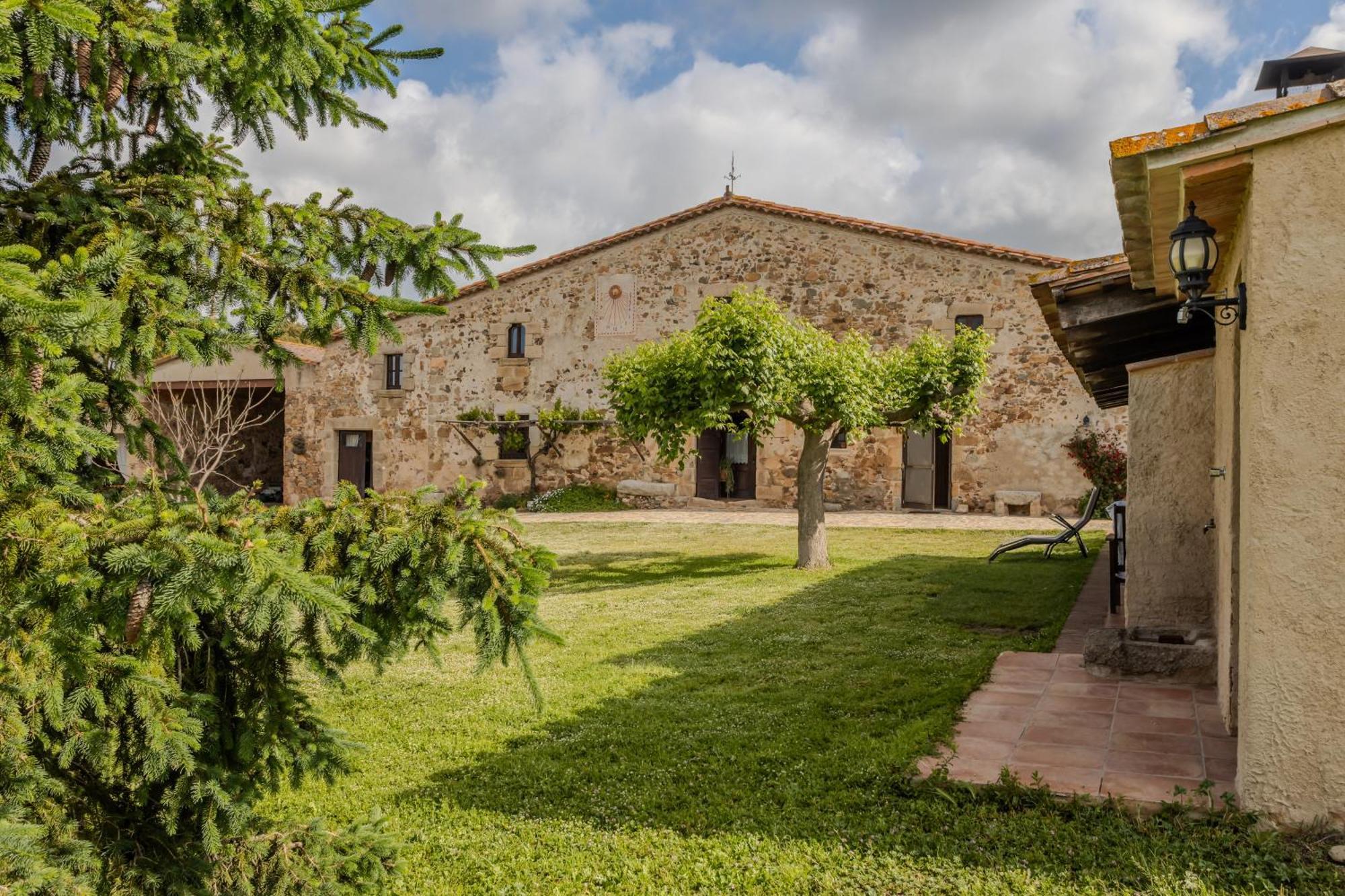 La Pahissa De Can Abras Casa Rural Girona Bagian luar foto